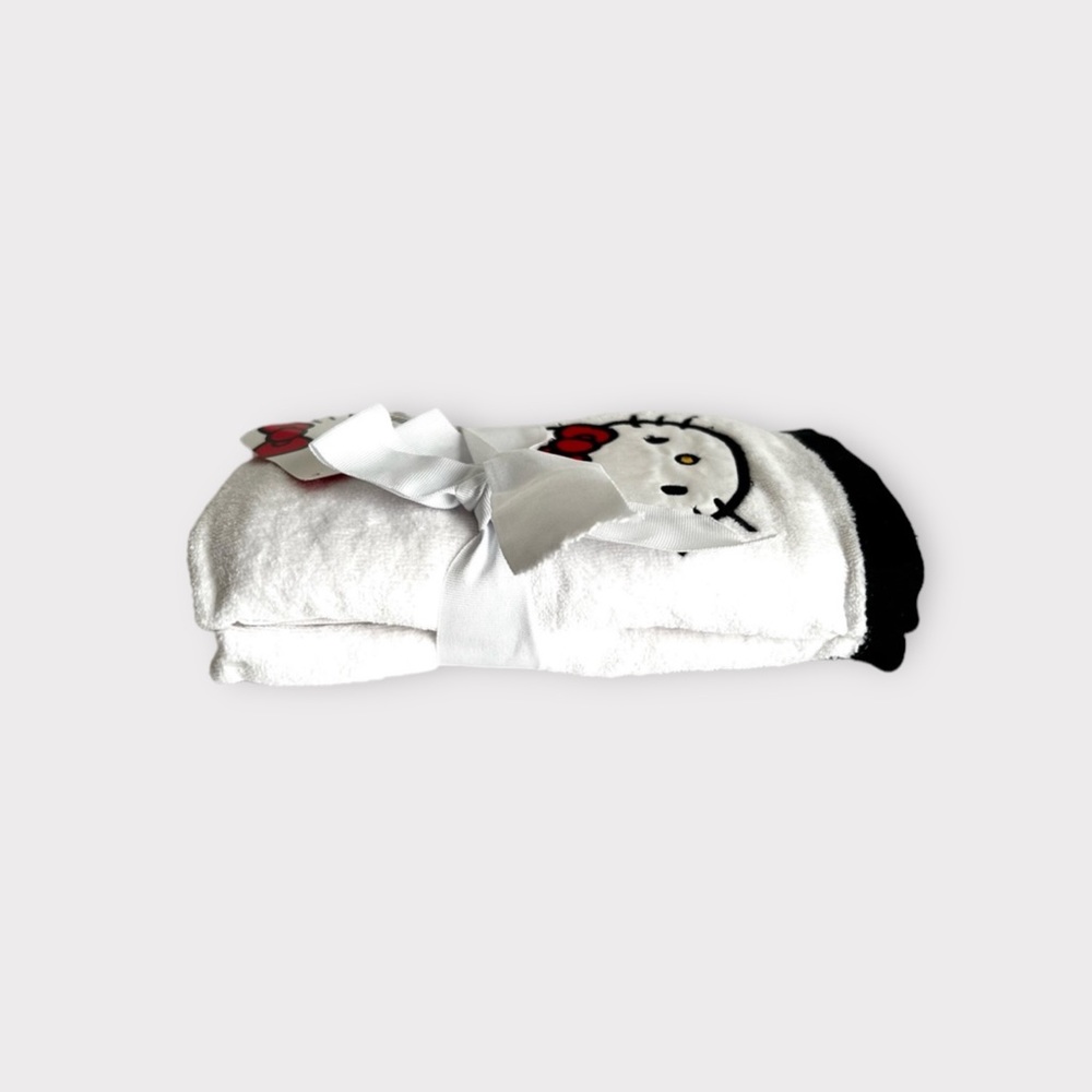 Hello Kitty Hand Towels - Picture 5 of 8